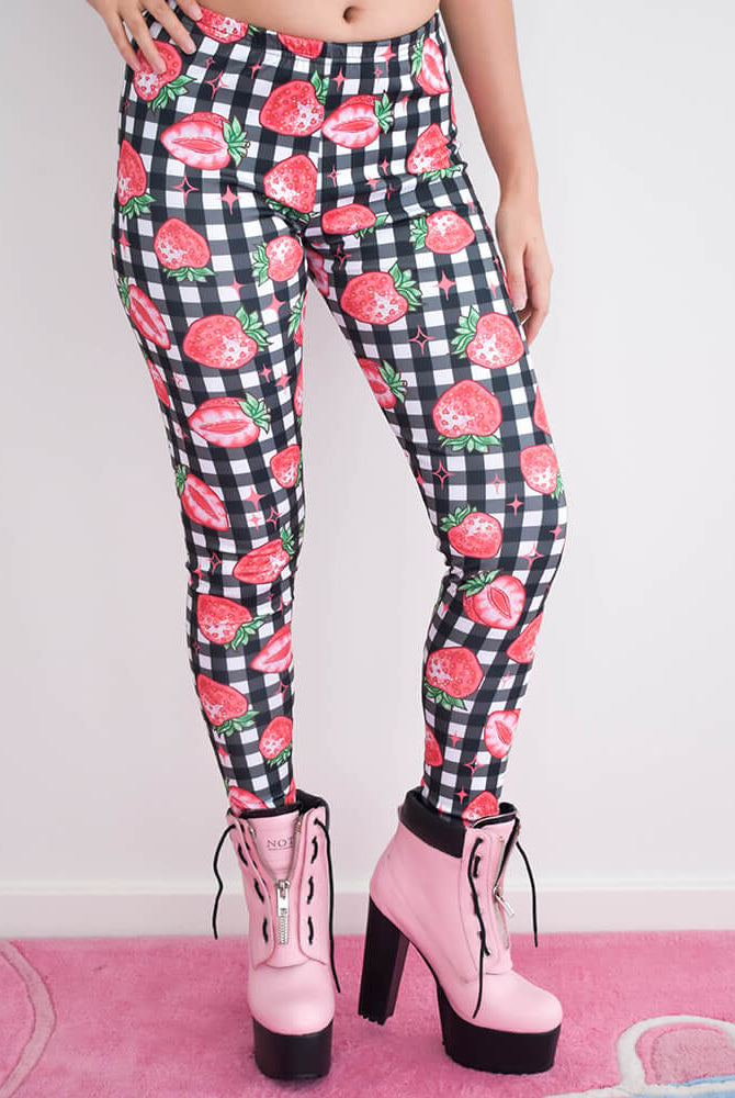 Strawberry Leggings - Black 🍓