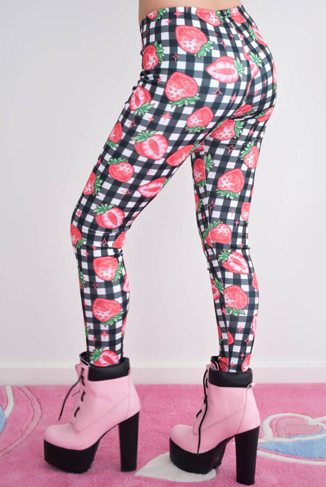 Strawberry Leggings - Black 🍓