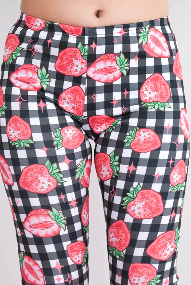 Strawberry Leggings - Black 🍓